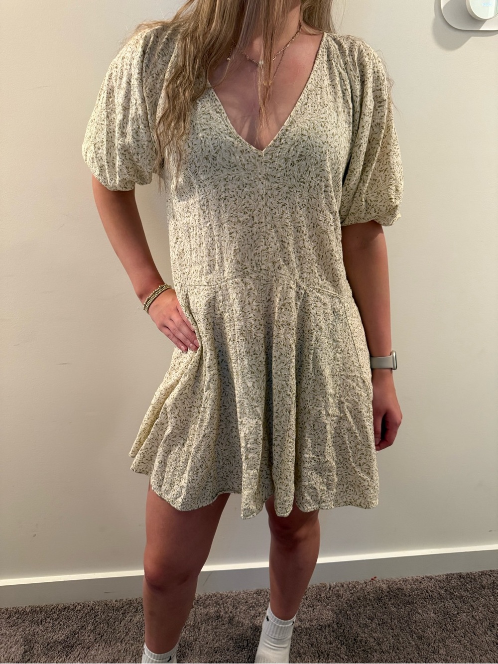 H&M Cream Floral V-Neck Puff Sleeve Mini Dress